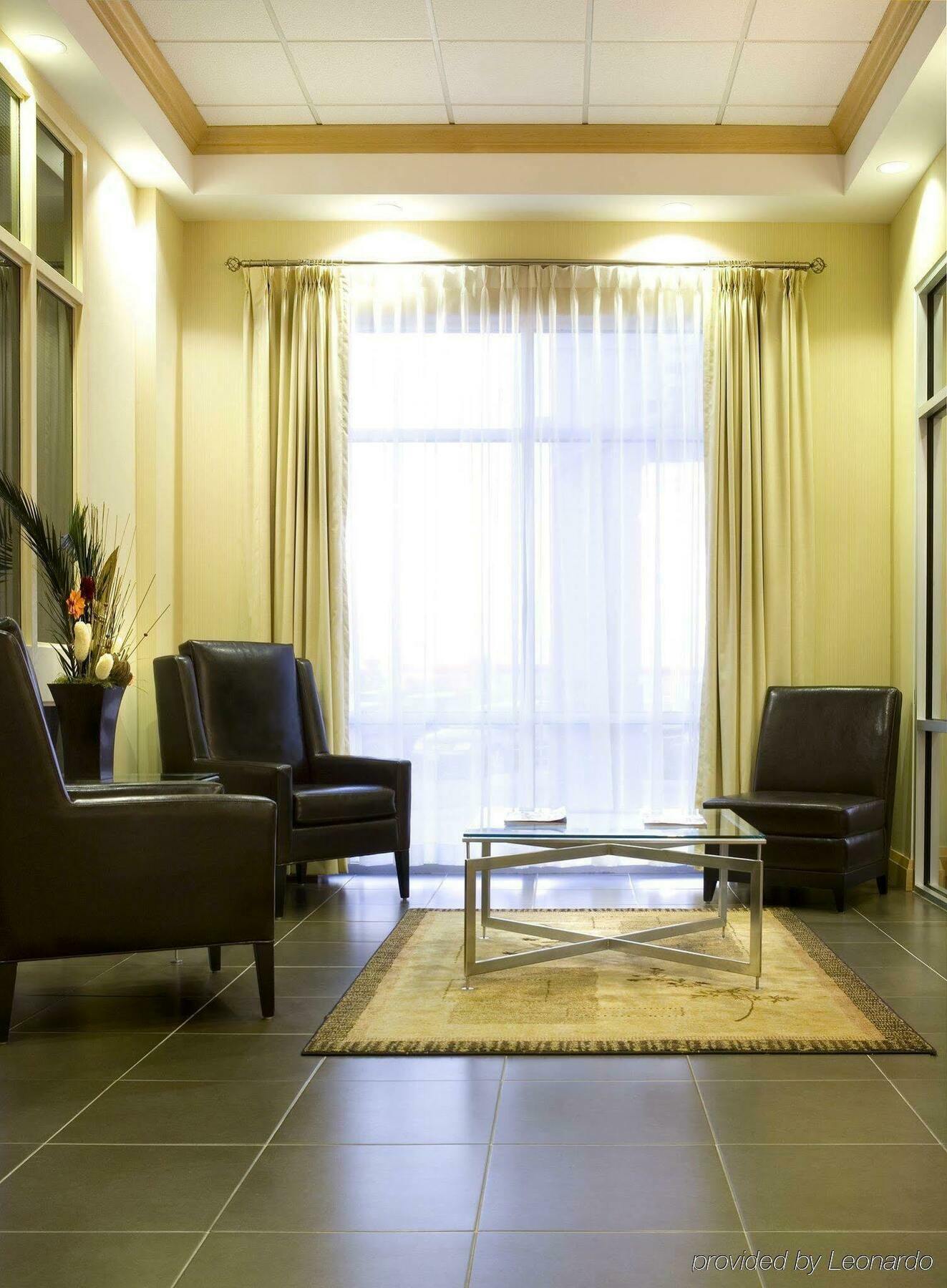 Cambridge Hotel And Conference Centre Εξωτερικό φωτογραφία